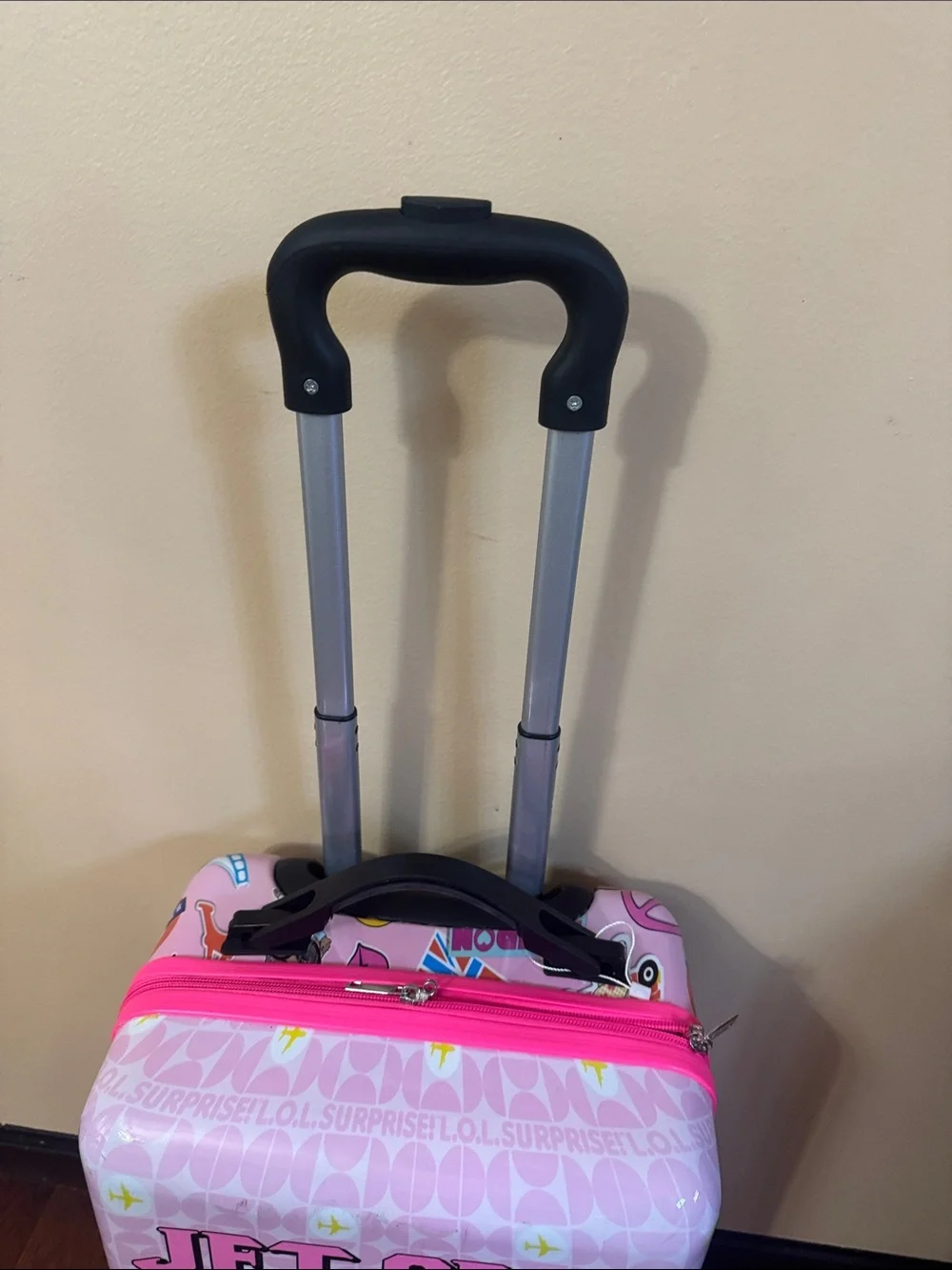 L.O.L. Surprise! Jet Set Life kids carry on luggage